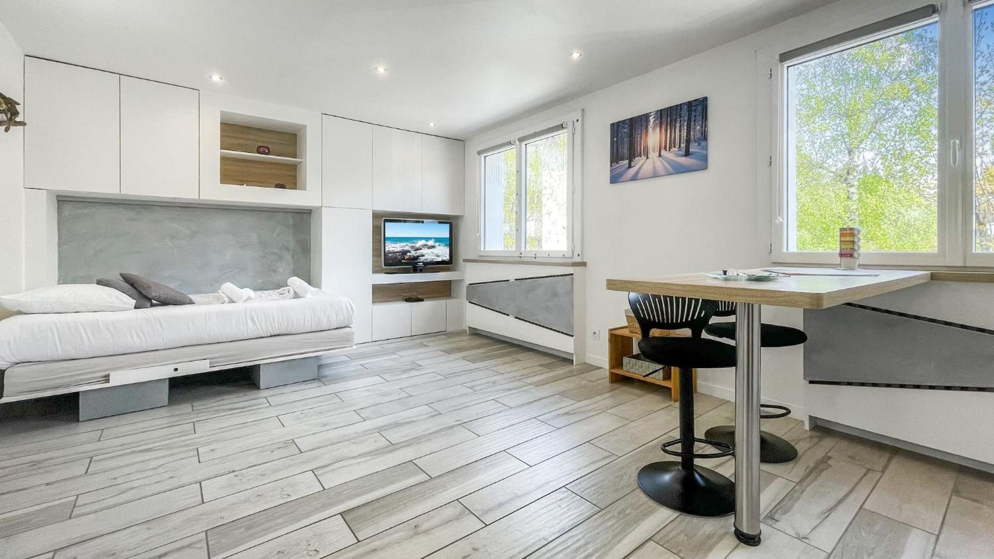 Homey Tidy - New / Proche Centre Annecy / Parking Gratuit / Logement Entierement Equipe المظهر الخارجي الصورة